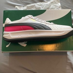 Puma sneakers